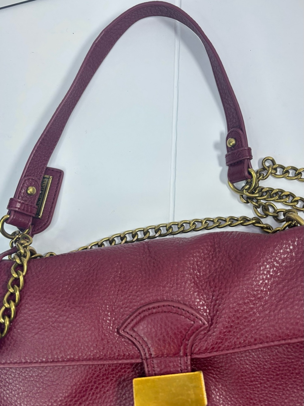 Badgley Mischka Burgundy Pebbled Leather Foldover Shoulder Bag Gold Chain - Picture 5 of 12